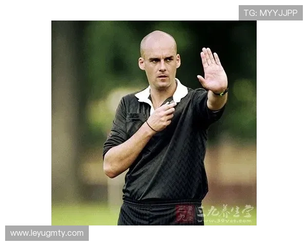 不同判罚手势背后的足球规则含义，你真的都懂吗？