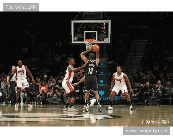 半场哨响时裁判判罚进球是否有效与恢复比赛规则