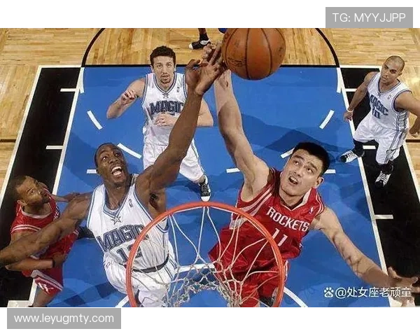 姚明内线背身单打效率提升显著拉开对手防守空间